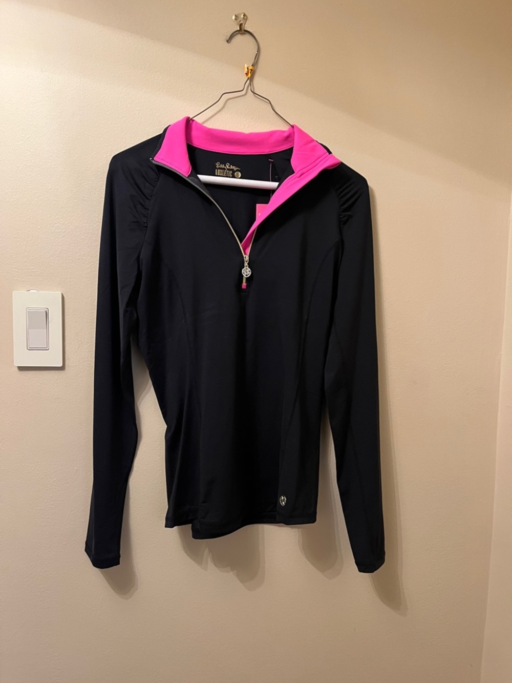 Lilly Pulitzer Justine half zip Black Pullover with Hot Pink Trim size small NWT